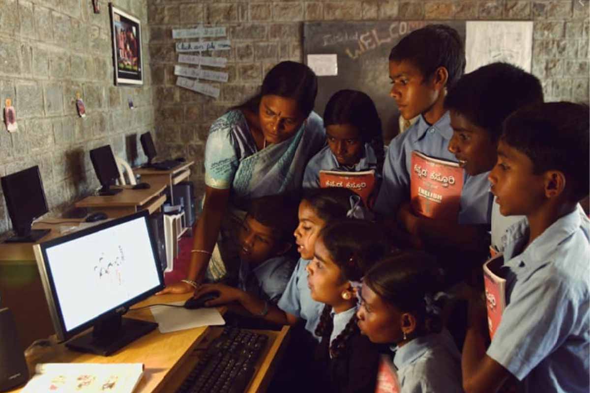 IDBI Bank’s CSR commitment brings computers to govt schools